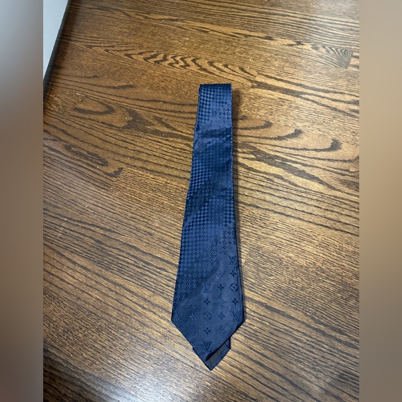 Louis Vuitton Dark Blue Patterned Tie - Picture 1 of 3